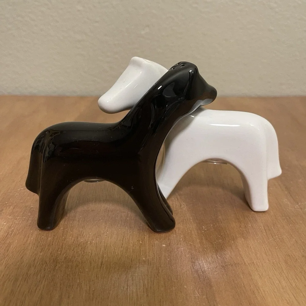 Horses Novelty Salt & Pepper Shaker Black White Hugging Art Sculpture Minimalist